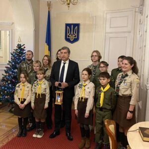 Вифлеємський Вогонь Миру розпочав свій шлях Францією