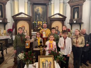 21 грудня 2025 року пластуни Латвії передали Вифлеємський вогонь миру