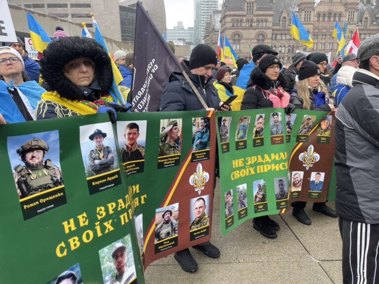 Пластуни Торонто долучилися до демонстрації з нагоди 4-ї річниці вторгнення