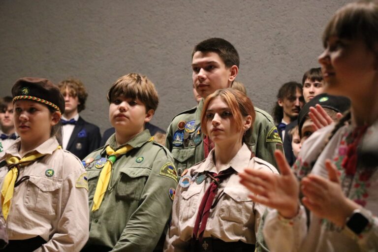 Пластуни з Шяуляй взяли участь у вечорі памʼяті