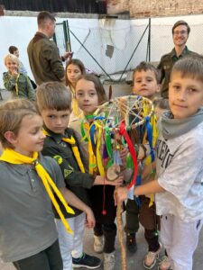 Пластове новацтво Барселони виготовляло тотем гнізда